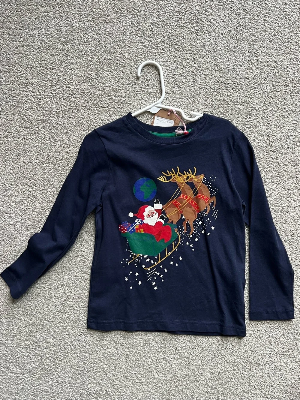 NWT Mini Boden Kids Long-Sleeve Navy Crew Neck Santa Graphic Shirt Size 4/5